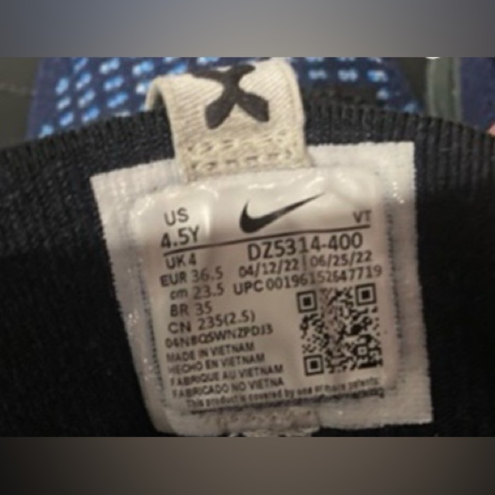 Nike Navy and Black Running Shoes 4.5Y - Picture 10 of 15